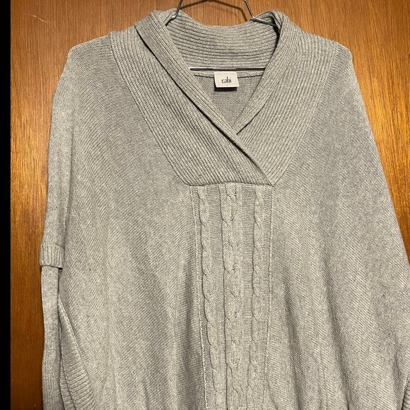 CAbi Gray Cable Knit Woman's Charlotte Poncho Sweater Size Small - Picture 2 of 8